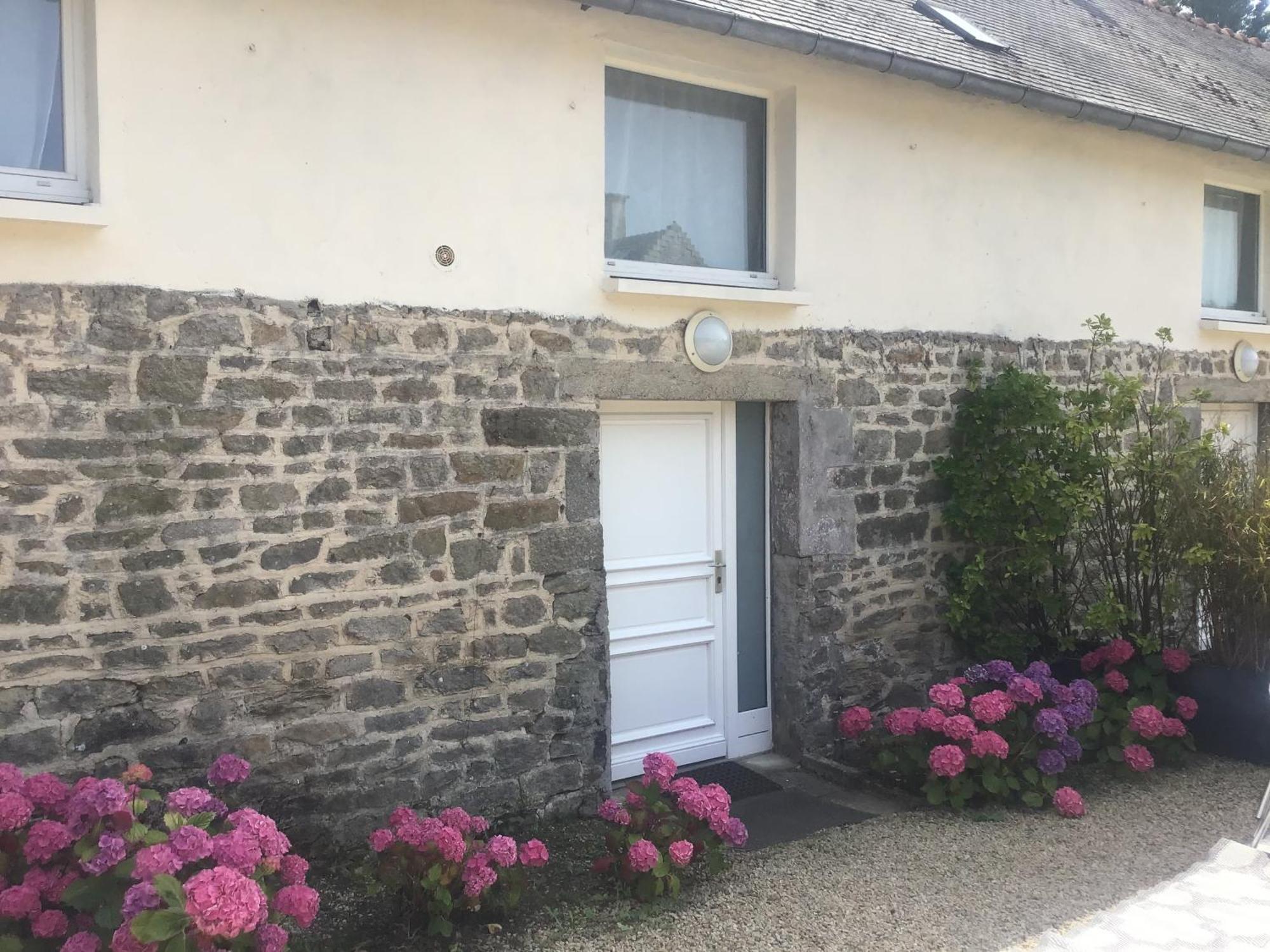 Maison Cosy Avec Exterieur Et Piscine Partagee Mespaul エクステリア 写真